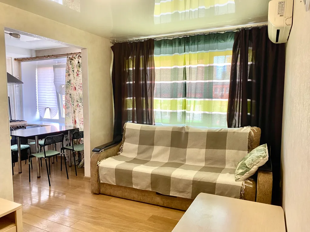 Квартира двухкомнатная в Самарском, 49 м², Самара — спальня