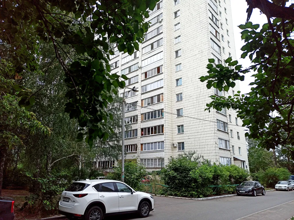 Квартира однокомнатная у Аметьево, в Азино, 35 м², Казань — двор