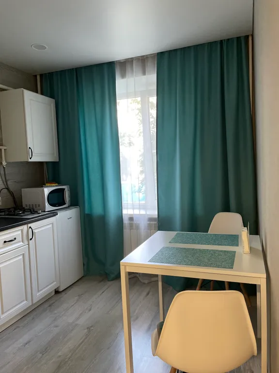 Квартира однокомнатная на улице Толстого, 32 м², Азов — кухня, фото 2