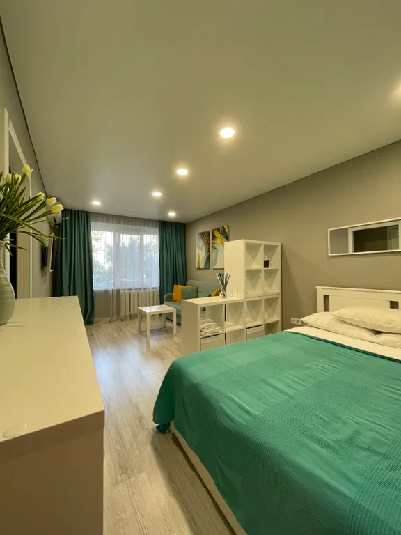 Квартира однокомнатная на улице Толстого, 32 м², Азов — спальня, фото 5