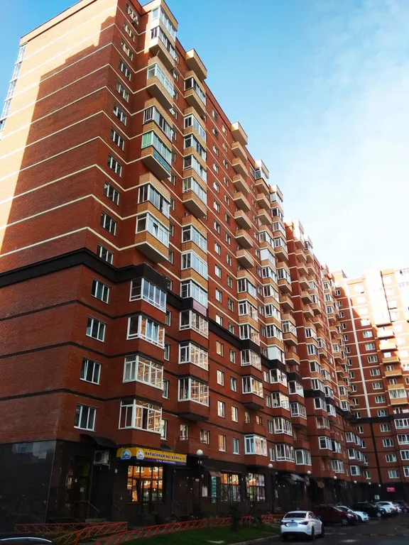 Квартира однокомнатная в Октябрьском, 46 м², Иркутск — двор