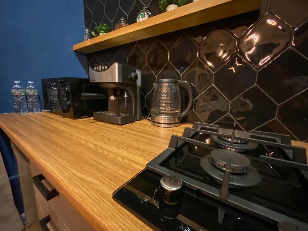 Апартаменты двухкомнатные на улице Республиканской, 37 м², Ярославль — кухня, фото 4