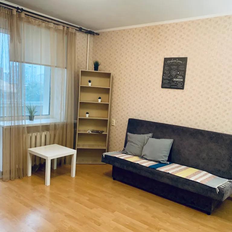 Квартира однокомнатная у Российской, в Октябрьском, 46 м², Самара — спальня, фото 5