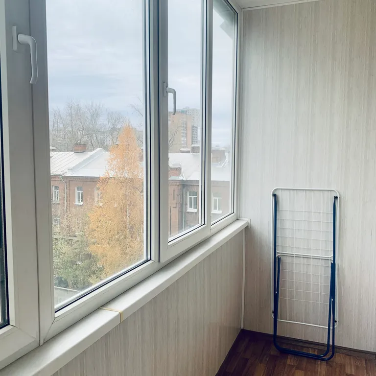 Квартира однокомнатная у Российской, в Октябрьском, 46 м², Самара — вид из окна