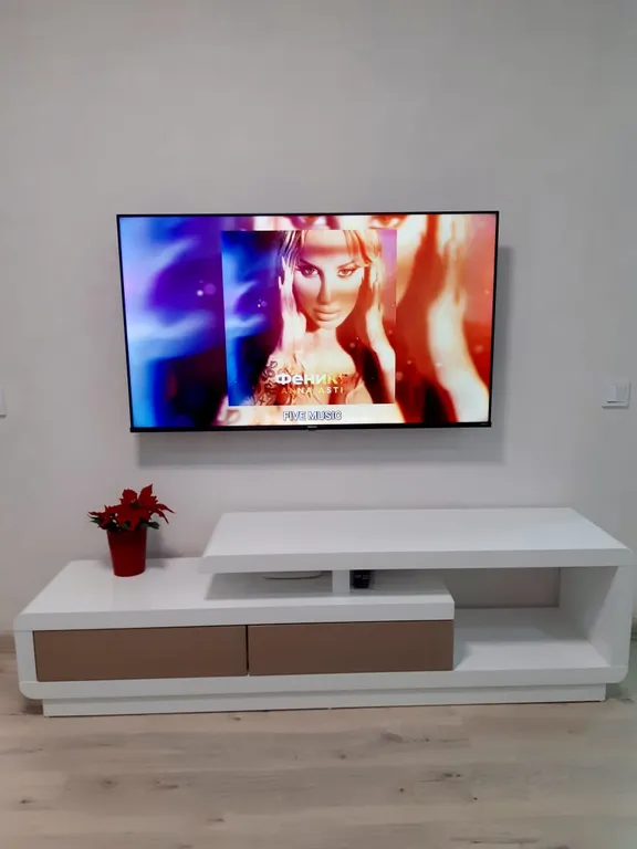Квартира двухкомнатная на улице Республики, 45 м², Тюмень — фото 17