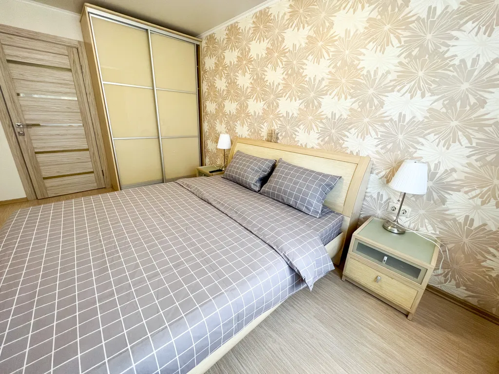 Квартира двухкомнатная на проспекте Мире, 50 м², Великий Новгород — спальня, фото 5