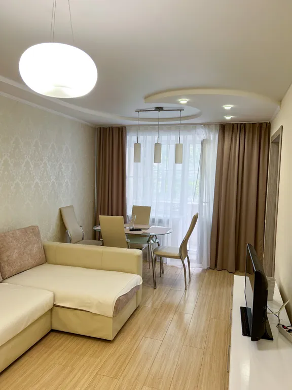 Квартира двухкомнатная на проспекте Мире, 50 м², Великий Новгород — спальня, фото 2
