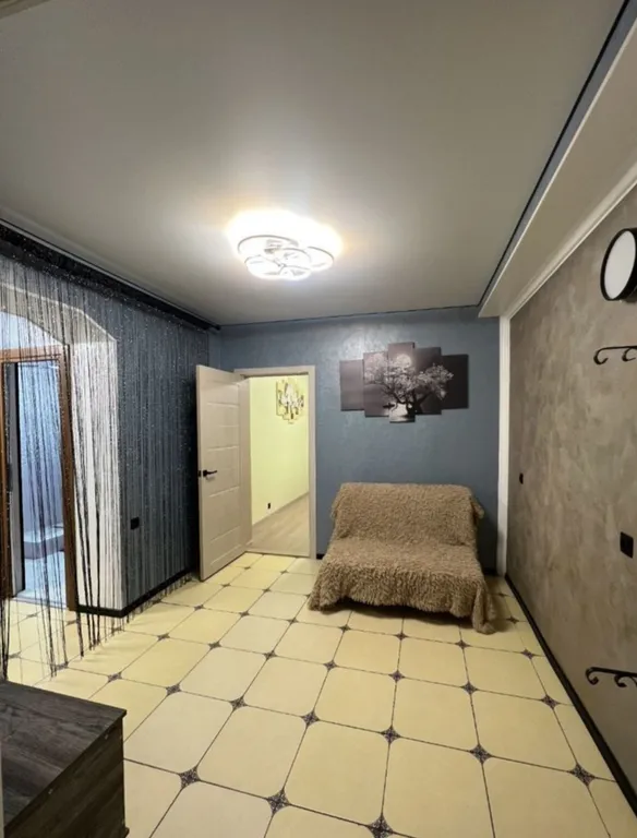 Квартира трёхкомнатная на улице Куйбышева, 70 м², Кисловодск — спальня, фото 2
