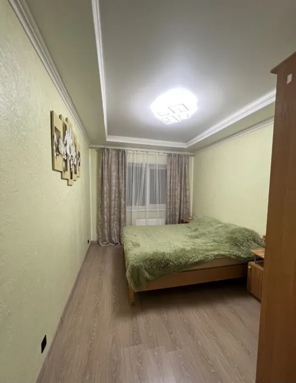 Квартира трёхкомнатная на улице Куйбышева, 70 м², Кисловодск — спальня, фото 3