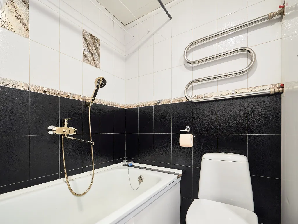 Квартира двухкомнатная на улице Красивой, 40 м², Кисловодск — ванная комната, фото 2