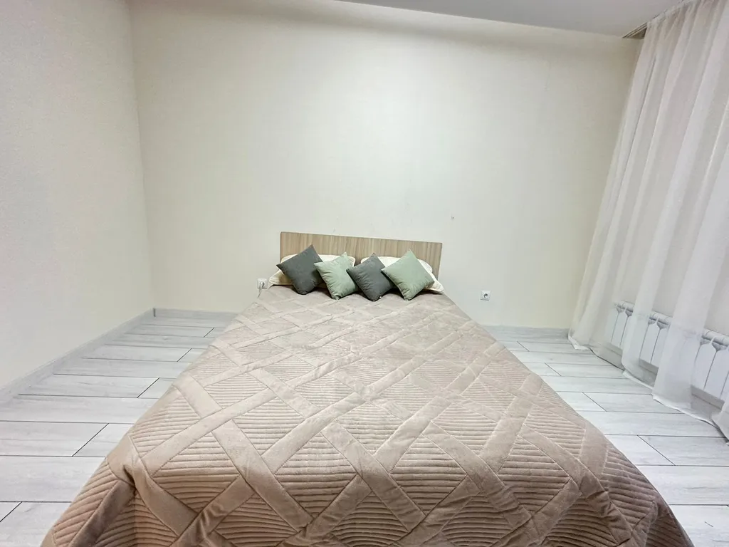 Квартира однокомнатная в Нижегородском, 42 м², Нижний Новгород — спальня, фото 3
