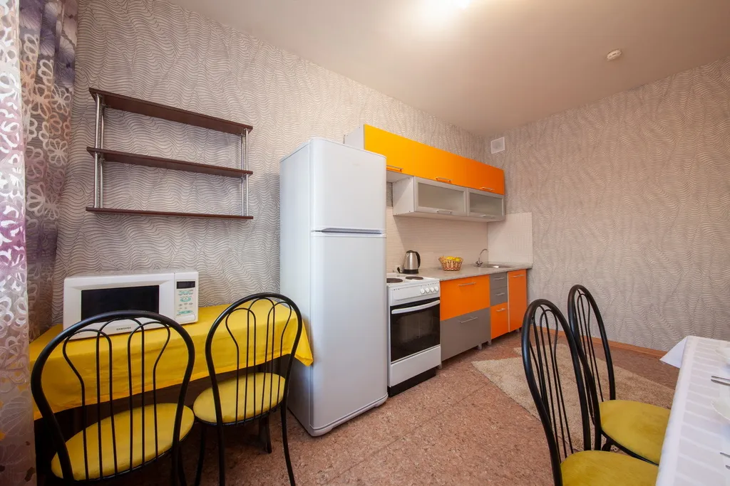 Квартира двухкомнатная в Советском, 66 м², Красноярск — кухня