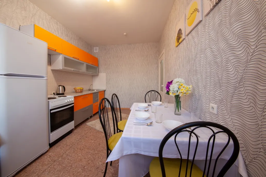 Квартира двухкомнатная в Советском, 66 м², Красноярск — кухня, фото 6