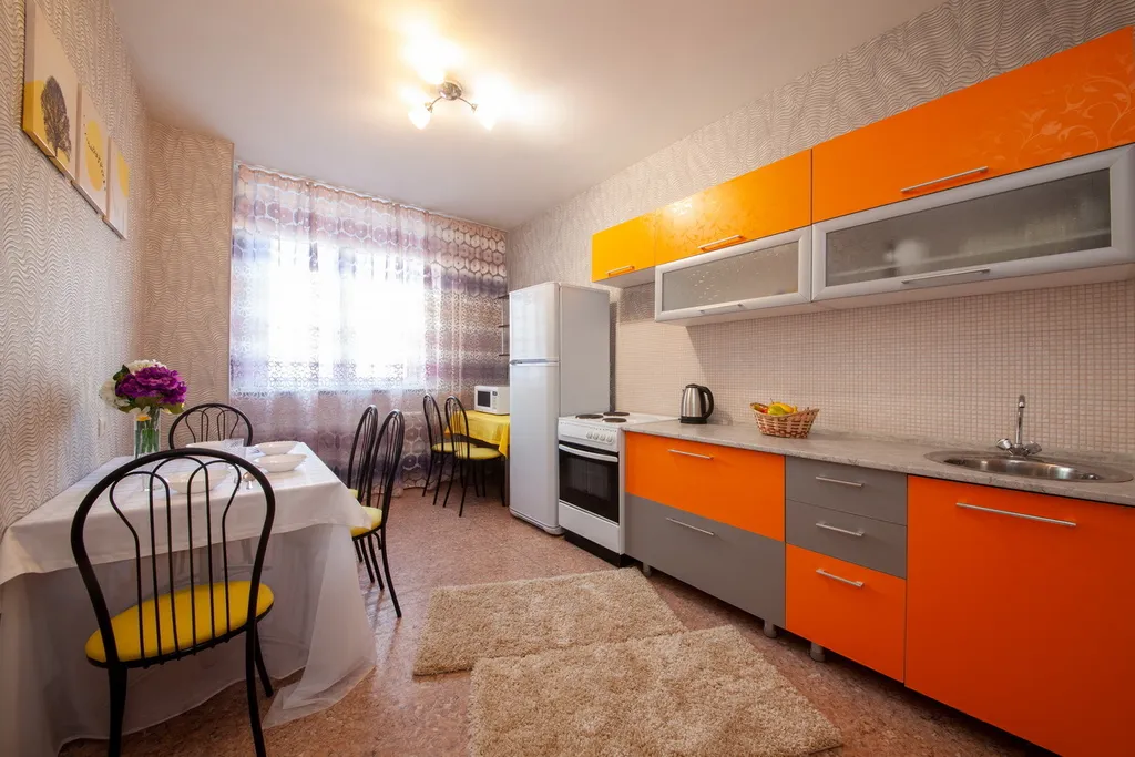 Квартира двухкомнатная в Советском, 66 м², Красноярск — кухня, фото 5