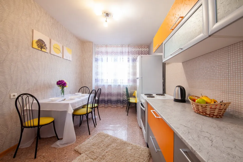 Квартира двухкомнатная в Советском, 66 м², Красноярск — кухня, фото 3