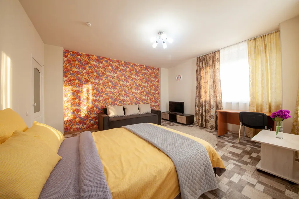 Квартира двухкомнатная в Советском, 66 м², Красноярск — спальня, фото 2