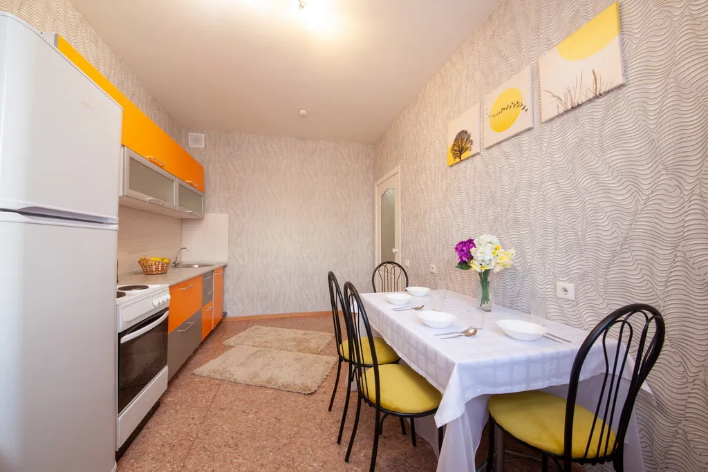 Квартира двухкомнатная в Советском, 66 м², Красноярск — кухня, фото 7