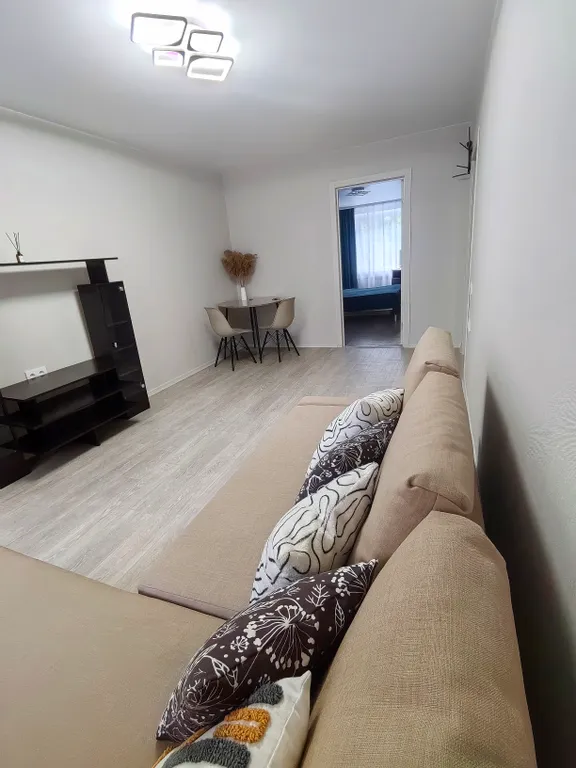 Квартира двухкомнатная на улице Волкова, 45 м², Ростов-на-Дону — спальня, фото 8