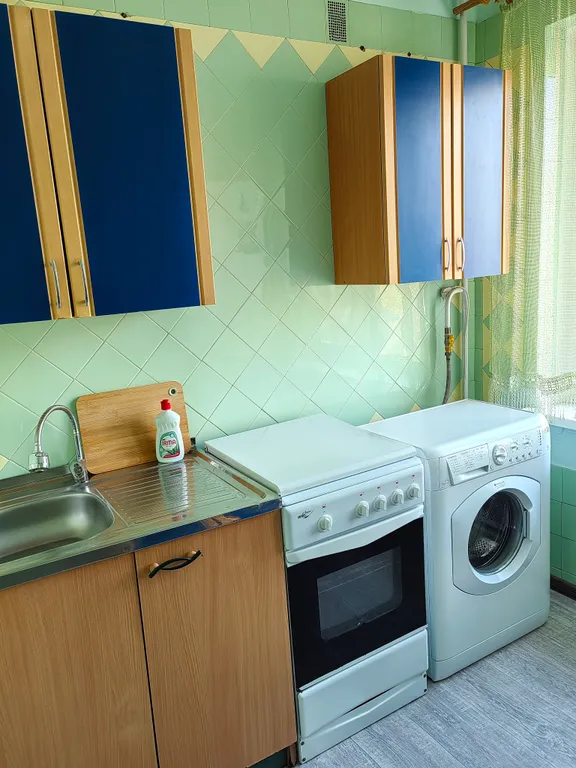 Квартира двухкомнатная на улице Волкова, 45 м², Ростов-на-Дону — кухня, фото 3