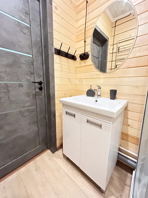 Дом 6-местный на улице Хвойной, 60 м², Шерегеш — ванная комната, фото 2