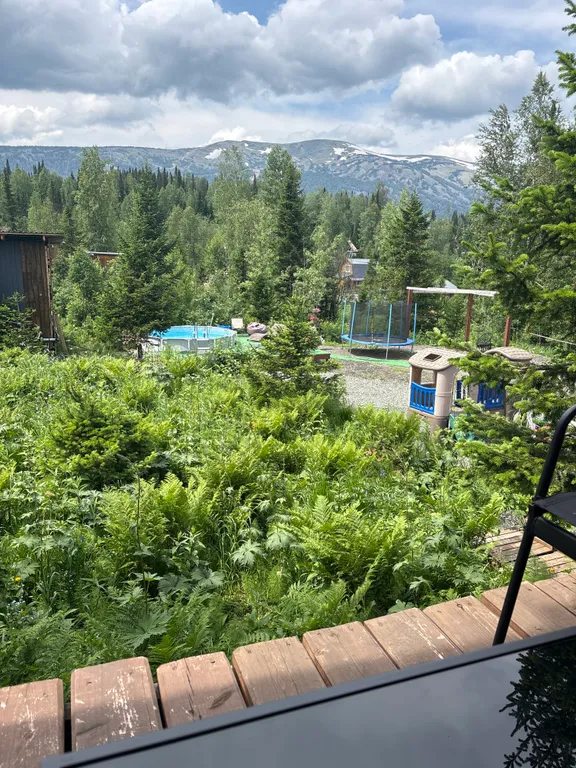 Дом 7-местный на улице Славянской, 70 м², Шерегеш — двор, фото 11