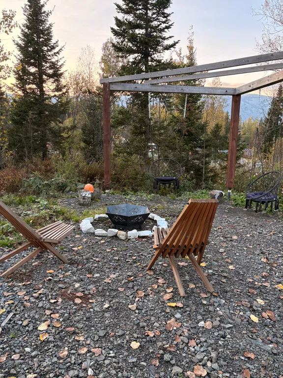 Дом 7-местный на улице Славянской, 70 м², Шерегеш — двор, фото 12