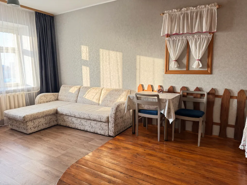 Квартира однокомнатная на улице Московском Тракте, 42 м², Тюмень — спальня, фото 6