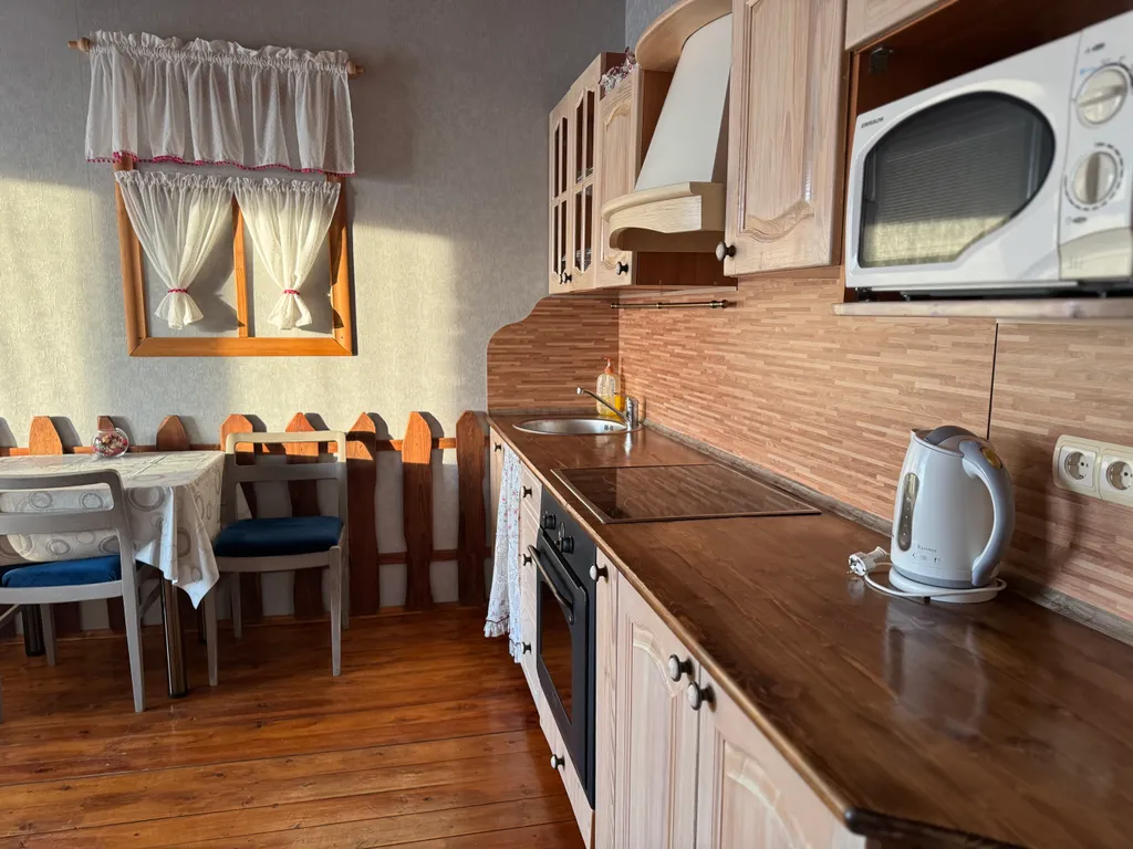 Квартира однокомнатная на улице Московском Тракте, 42 м², Тюмень — кухня, фото 2