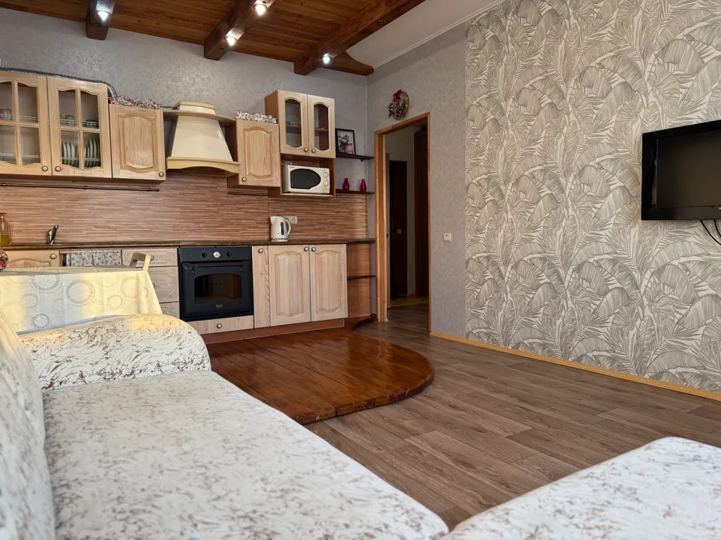Квартира однокомнатная на улице Московском Тракте, 42 м², Тюмень — кухня, фото 3