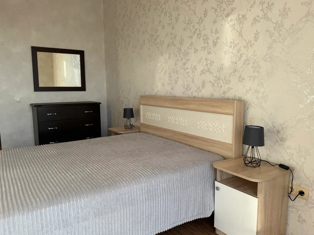 Квартира однокомнатная на улице Московском Тракте, 42 м², Тюмень — спальня, фото 4