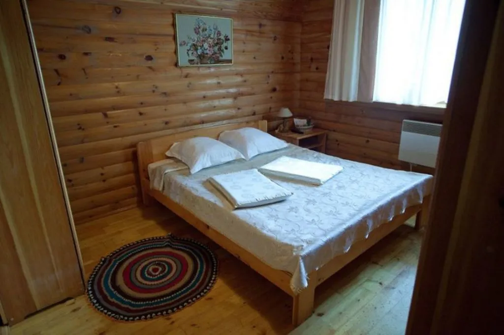 Двухместный номер с 1 кроватью № 4 люкс с камином