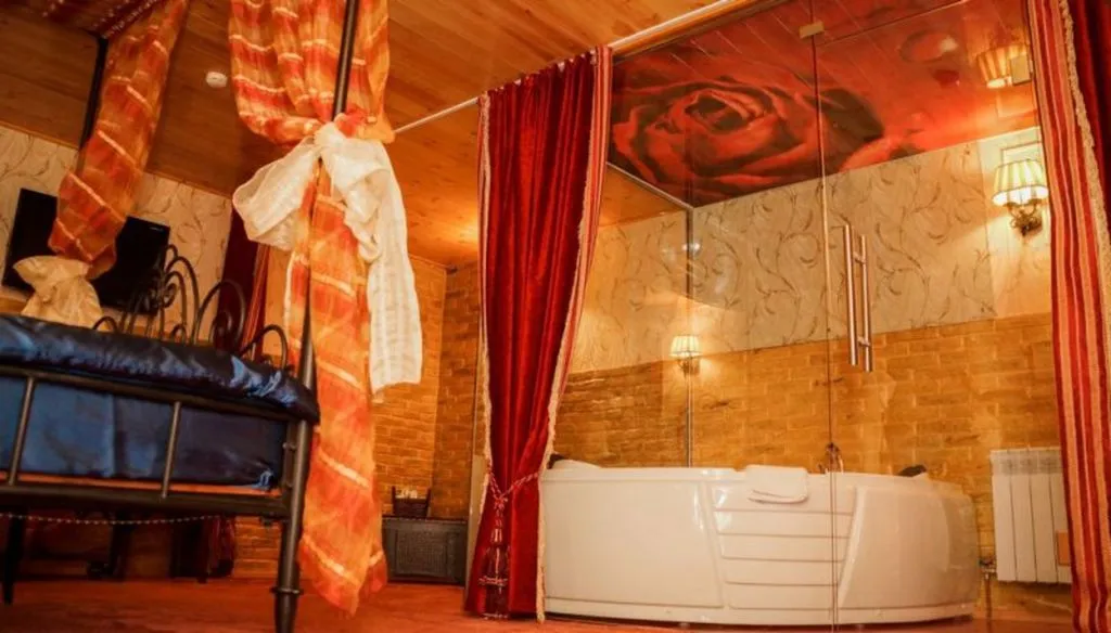 Двухместный номер с 1 кроватью Полулюкс