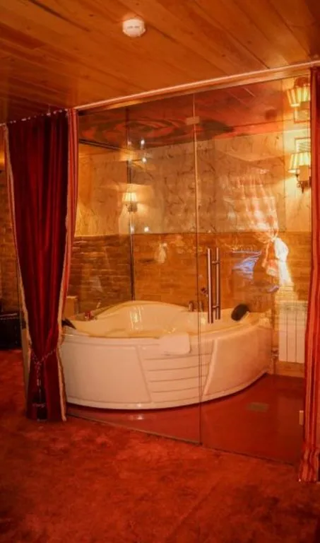 Двухместный номер с 1 кроватью Полулюкс