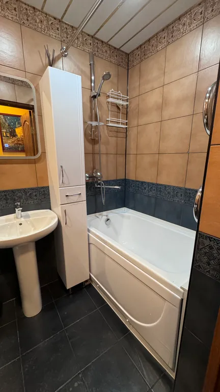 Квартира двухкомнатная в Фрунзенском, 47 м², Владивосток — фото 17