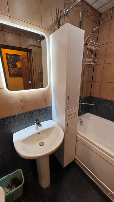 Квартира двухкомнатная в Фрунзенском, 47 м², Владивосток — фото 19
