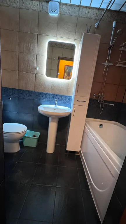 Квартира двухкомнатная в Фрунзенском, 47 м², Владивосток — фото 20