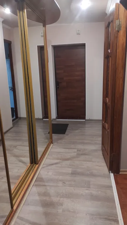 Квартира трёхкомнатная в переулке Крупском, 61 м², Каменск-Шахтинский — фото 3