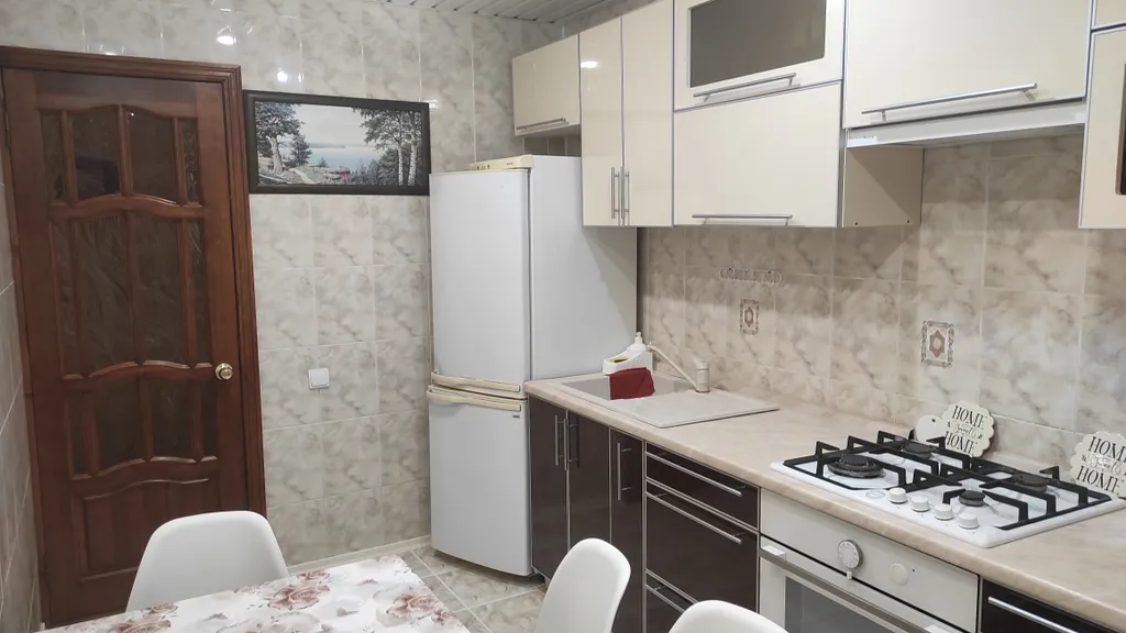 Квартира трёхкомнатная в переулке Крупском, 61 м², Каменск-Шахтинский — фото 7