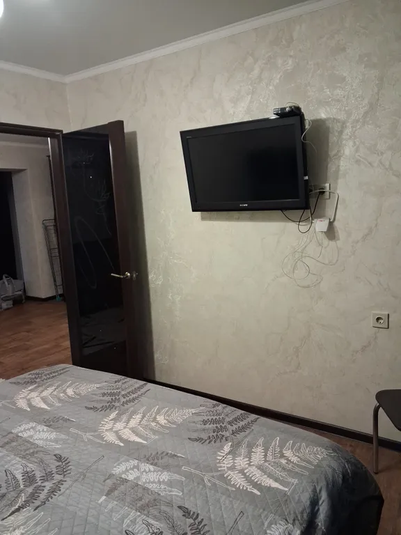 Квартира двухкомнатная на улице Астана Кесаева, 37 м², Владикавказ — спальня, фото 3