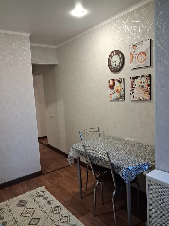 Квартира двухкомнатная на улице Астана Кесаева, 37 м², Владикавказ — кухня