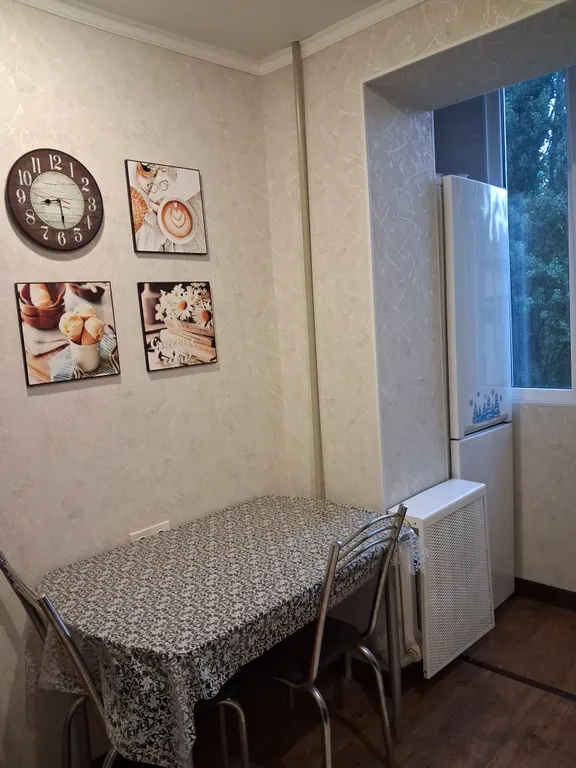 Квартира двухкомнатная на улице Астана Кесаева, 37 м², Владикавказ — кухня, фото 4
