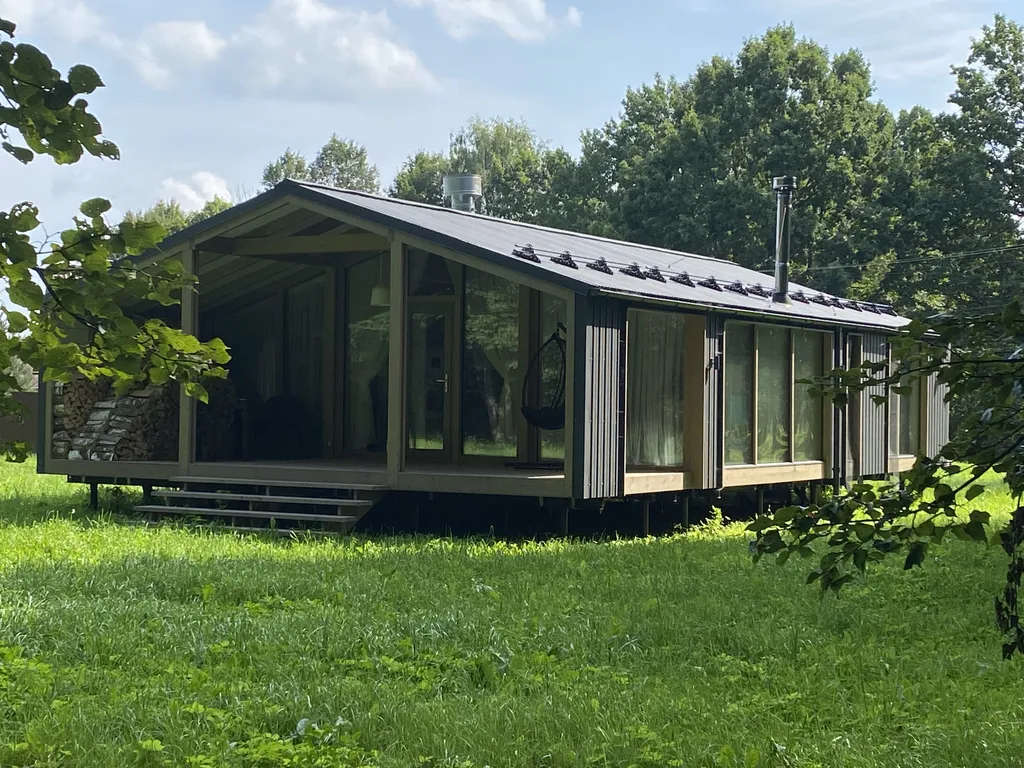 Уютный дом с видом на лес