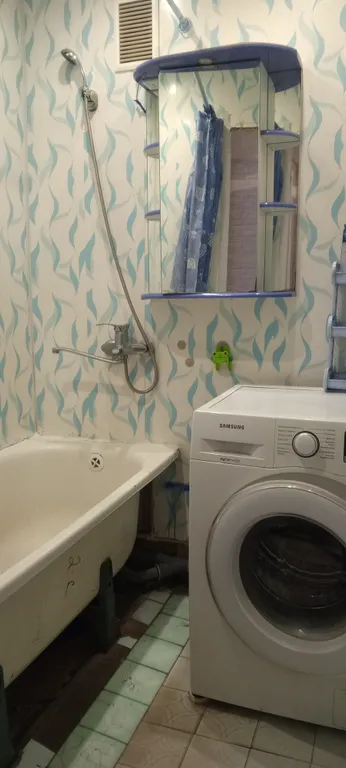 Квартира трёхкомнатная на улице Газовикове, 45 м², Мышкин — ванная комната