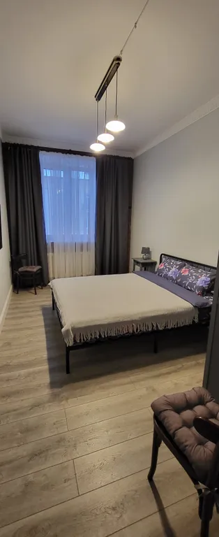 Квартира двухкомнатная на улице Большой Санкт-Петербургской, 74 м², Великий Новгород — спальня