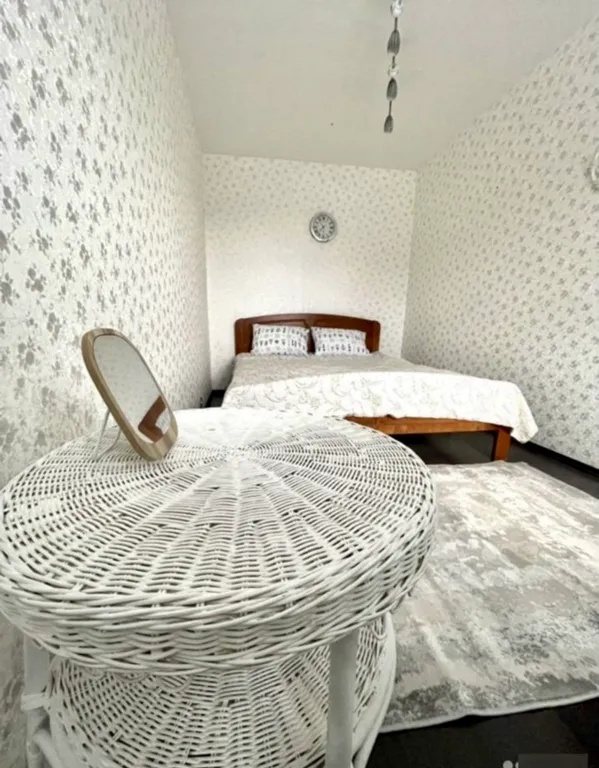 Квартира двухкомнатная на улице Каберова-Власьевской, 43 м², Великий Новгород — спальня