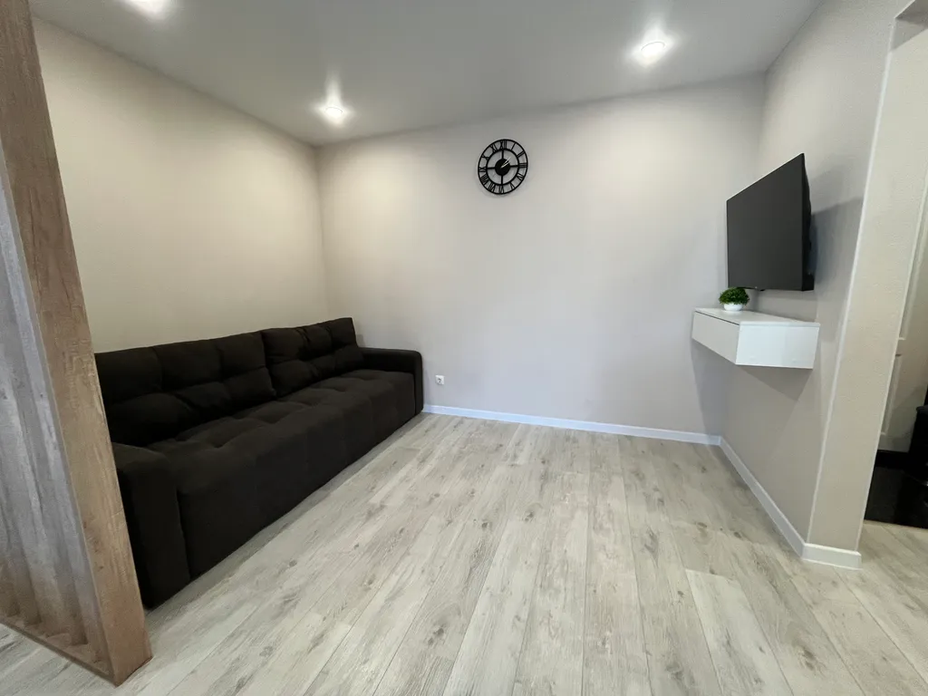 Квартира однокомнатная на улице Монтажникове, 38 м², Тюмень — фото 10