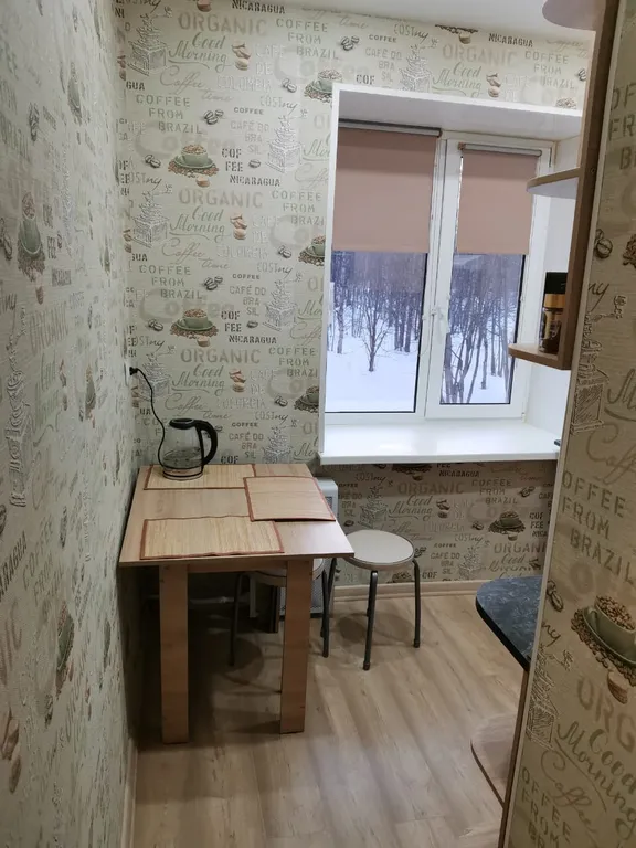 Квартира однокомнатная на улице Ферсмане, 44 м², Апатиты — кухня, фото 8