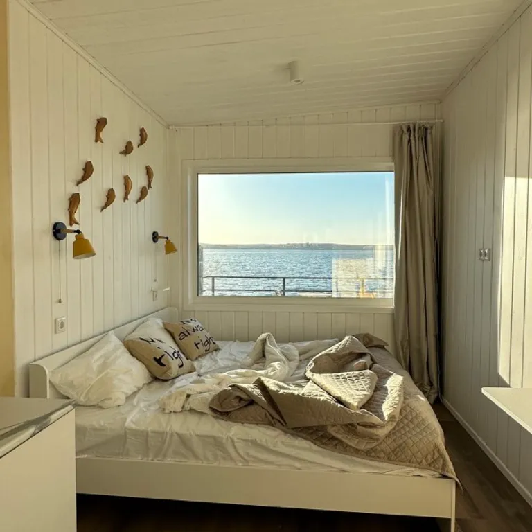 Домик на двоих с панорамным видом на реку