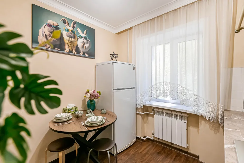 Квартира двухкомнатная на улице Широкой, 44 м², Кисловодск — кухня, фото 2