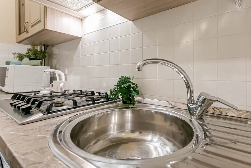 Квартира двухкомнатная на улице Широкой, 44 м², Кисловодск — кухня, фото 5